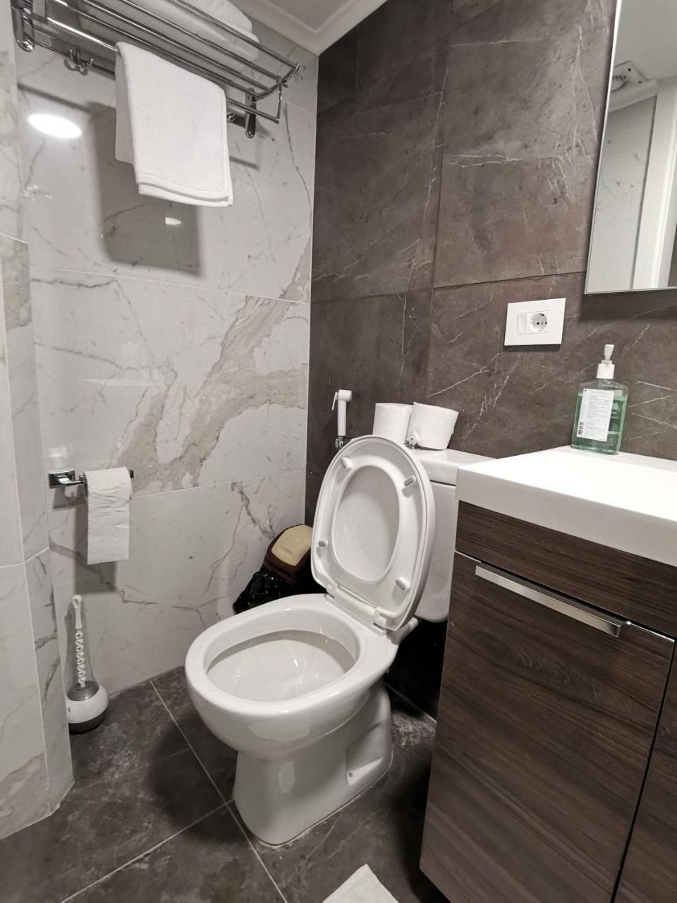 West House Apartments-Mar Mikhael Beirut Eksteriør bilde